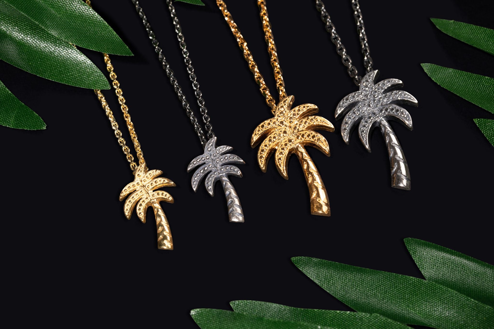 Palm Tree Crew Necklace Silver